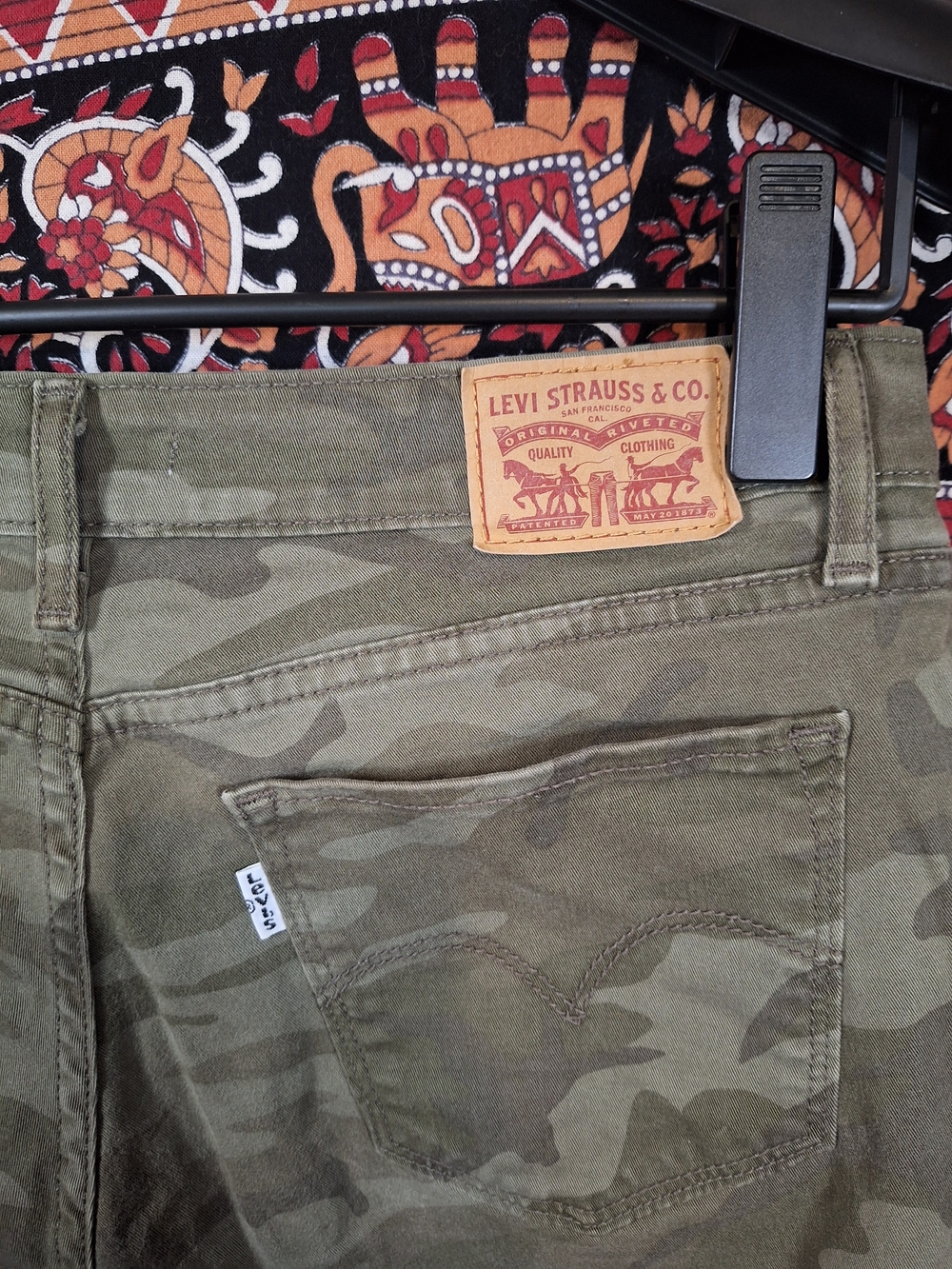 Levi's 711 Womens Mid-Rise Skinny Jeans Army Green Camouflage - Picture 4 of 10